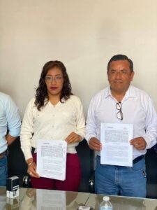 Síndico de Panotla participa en firma de convenio “Peso a Peso”