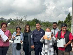 CONTINÚA IDELFONSO CARRO ROLDÁN FORTALECIENDO LA SEGURIDAD CIUDADANA CON LA ENTREGA DE CÁMARAS Y ALARMAS VECINALES