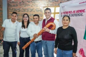 Alfonso Sánchez recibe bastón de mando, es el ganador del respaldo ciudadano